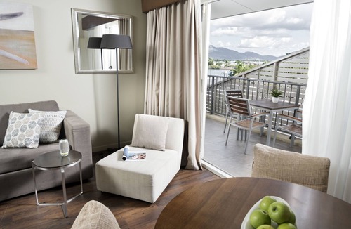 South Townsville Hotel | Grand Hotel and Apartments Townsville