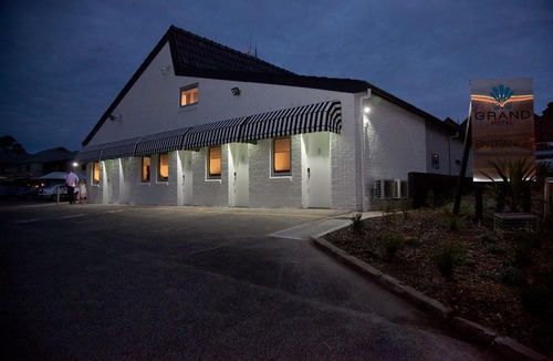 Wyong Hotel | Grand Hotel and Studios