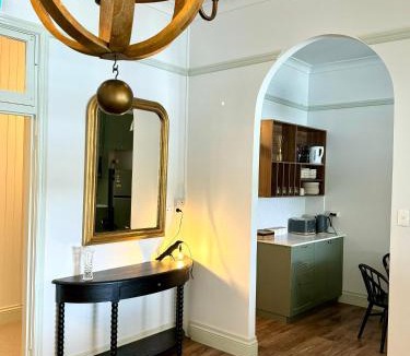 Crows Nest Hotel | Grand Old Crow Hotel
