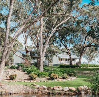 Thorndale Bed & Breakfast | Granite Gardens Cottages & Lake Retreat