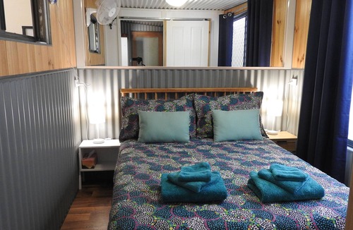 Rockingham House | Granny flat just 3 minutes walk to the beach.