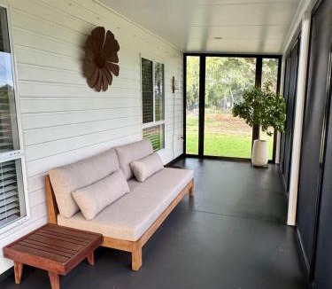 Dargal Road Villa | Grapeview Cottage at Western Queensland Spirit