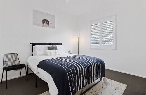 Cessnock House | Great Entertainer- Heated Pool, Fireplace, Firepit
