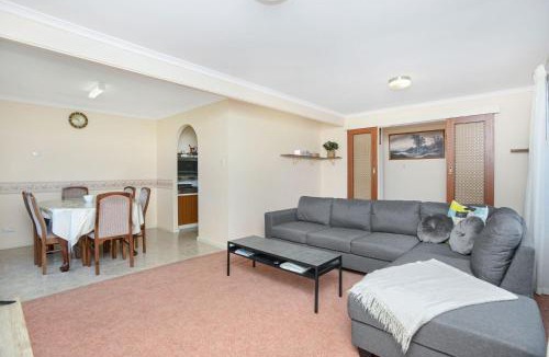 Victor Harbor House | Great Location Stay and Relax