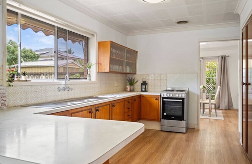 Robertson House | Great Value w/Pool for Groups Near SunnybankPlaza