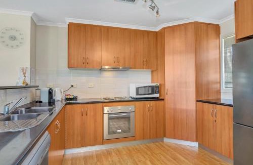 Aldinga Beach House | Green Reef Beach House - Aldinga Beach - C21 SouthCoast Holidays