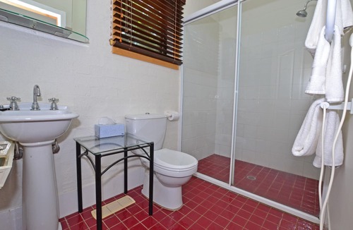 Robertson Bed & Breakfast | Greengate bed and breakfast red room