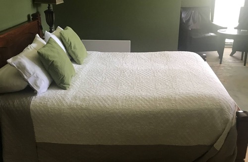 Robertson Bed & Breakfast | Greengate bed and breakfast green room