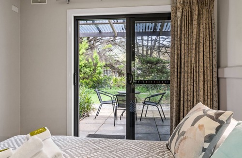 Bright Apartment | Grevillea Gardens Unit 5