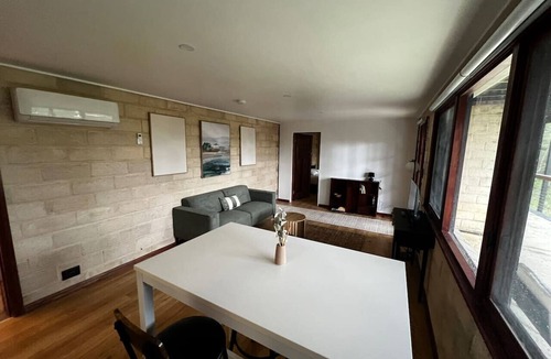 Mount Victoria Apartment | Grey Gum - spacious one bedroom apartment