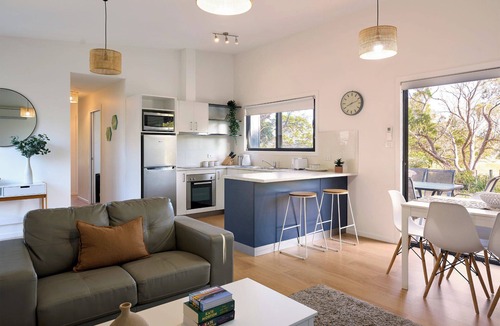 Coles Bay House | Gumleaf - Freycinet Holiday Houses