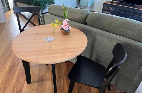 Monash House | 'Gums and Roses' studio