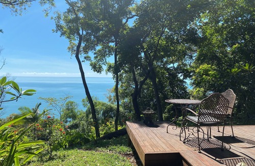 Rocky Point Cabin | Gunnadoo - Ocean View Hut with jacuzzi, rainforest and ocean views
