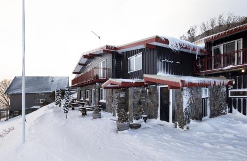 Perisher Valley Hotel | Guthega Inn