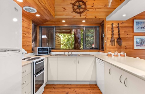 Sanctuary Point House | Halcyon on the Basin by Experience Jervis Bay