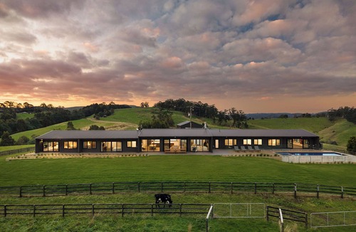 Hallston House | Hallston Estate-Luxury farm stay Endless horizons. Golden sunsets. Starry nights
