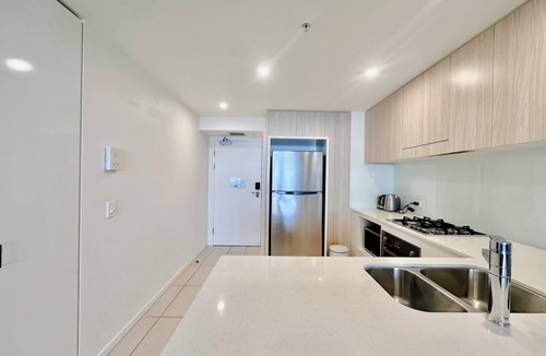 Eagle Farm Apartment | Hamilton Bliss - Cute and Welcoming 1 Bedroom