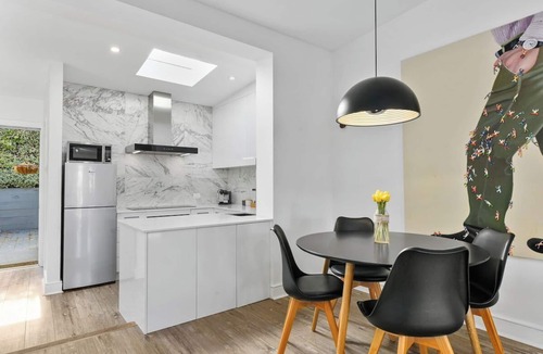 Battery Point House | Hampden Neuve - Luxury Georgian Cottage