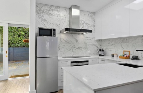 Battery Point House | Hampden Neuve - Luxury Georgian Cottage