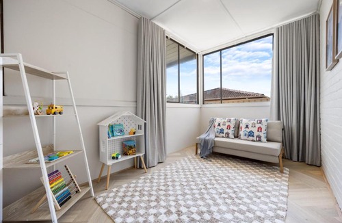 Semaphore South Apartment | Hamptons Bungalow - Walk to Semaphore South Beach