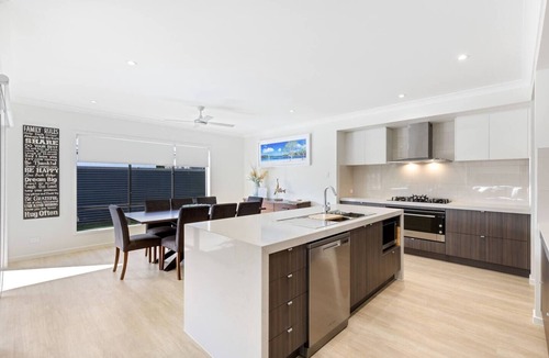 Urangan House | Hamptons Chic at Hervey Bay Refined Family Getaway
