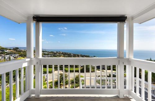 Mount Martha House | Hamptons Retreat - Stunning Panoramic Water Views and Pool