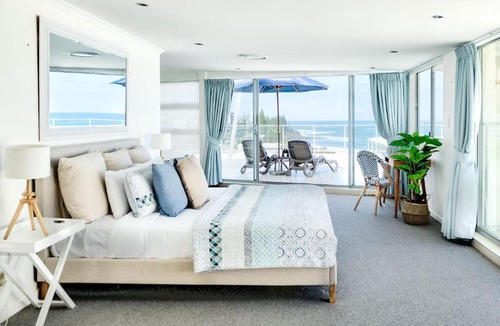 Kings Beach Apartment | Hamptons Style Penthouse at Kings Beach