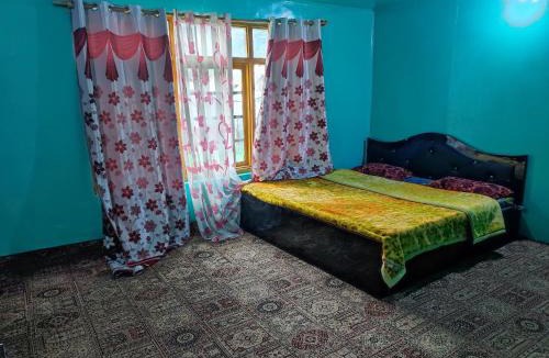 Gulmarg House | HAMRAAZ GuestHouse