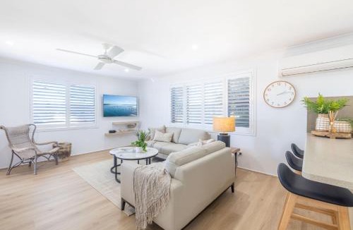 Corlette House | Hanks Corlette House, 49 Pantowora St - pet friendly, air con, boat parking, Wi-Fi