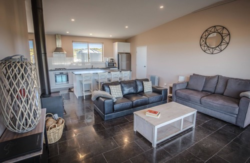 McDonald Cabin | Hanson Bay Wildlife Sanctuary and Cabins
