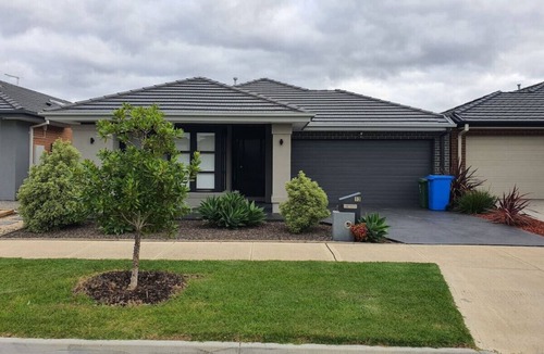 Berwick Villa | Happy Cozy Comfy Budget Long stays