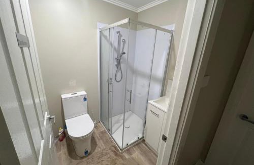 Newnham Hostel | Happy Haven Lodge I Shared Rooms