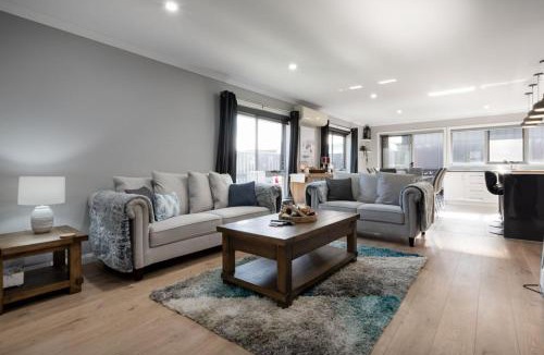 East Devonport Apartment | Happy Tails Devonport