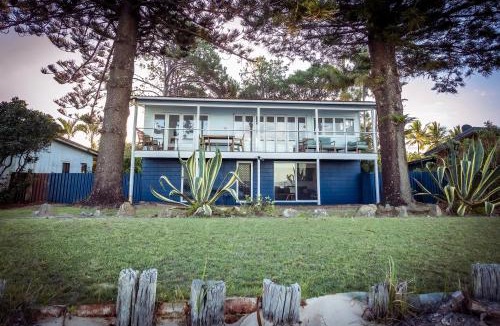 Beachmere House | Happy Tides