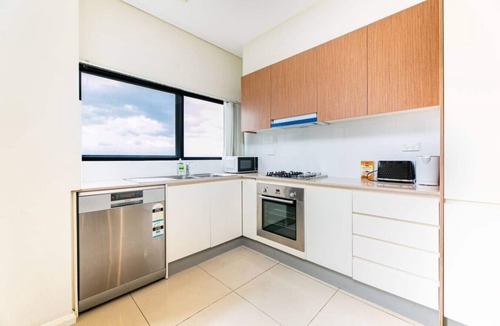 Burwood Apartment | harbour bridge view free parking 2 Bds in Burwood