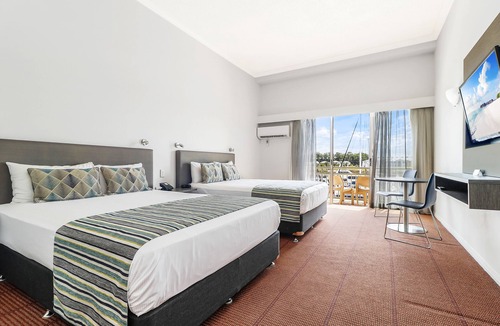 Gold Coast Hotel | Harbour EasyStay Hotel Apartments Hope Harbour Hotel