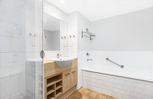 Gold Coast Hotel | Harbour EasyStay Hotel Apartments Hope Harbour Hotel