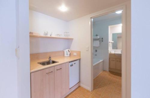 Gold Coast Hotel | Harbour EasyStay Hotel Apartments Hope Harbour Hotel