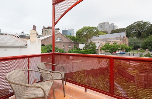 Dawes Point Apartment | Harbour View on Windmill St, Apt. 5