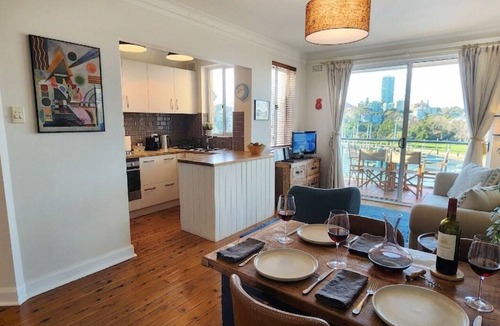 Elizabeth Bay Apartment | Harbourfront Bliss - 2 bedrooms, Parking, Harbour Views