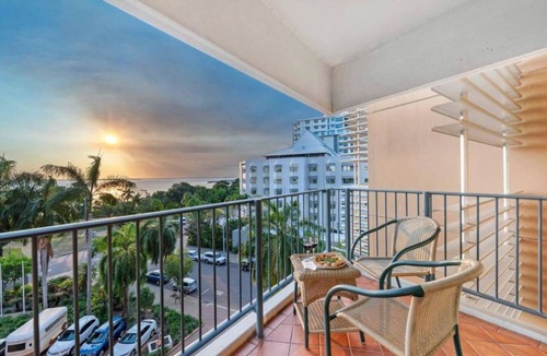 Darwin City Centre Apartment | Harbourfront Darwin Escape with Sea Views and Pool