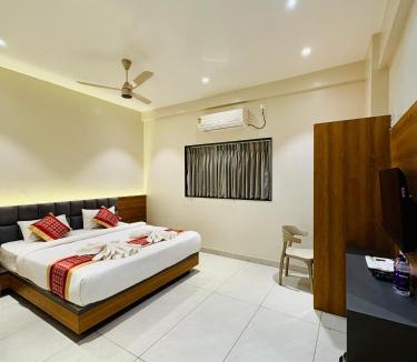 Tuljapur Hotel | HariPriya Executive
