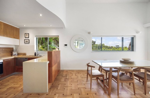 Noosa Heads Apartment | Hastings Park 4: Modern, Ocean View Retreat