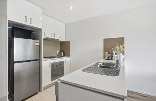 Hawthorn Apartment | Hawthorn Haven Balcony Views & Comfort