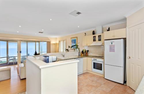 Aldinga Beach House | Hayman - Aldinga Beach - C21 SouthCoast Holidays