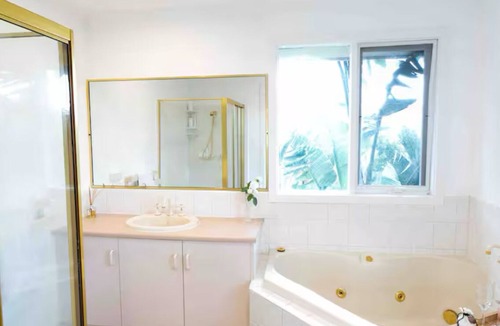 Rowville House | Healing staycation Rowville in Melbourne Family, friends relax, business trips!