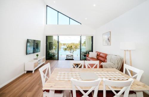 Mandurah Apartment | Hello Dolphins Villas