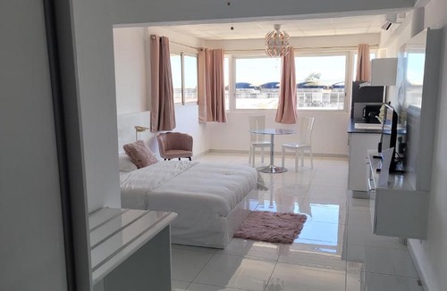 Cayenne Apartment | Hello Guyane (8), Suite charme luxury, 5 étoiles