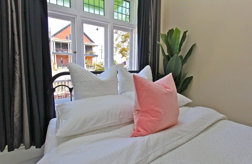 Central Mudgee House | HENRY’S BASTILLE ACCOMMODATION