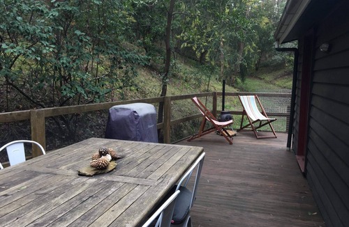 Hepburn Springs Cottage | Hepburn Cottage, A quite acre.